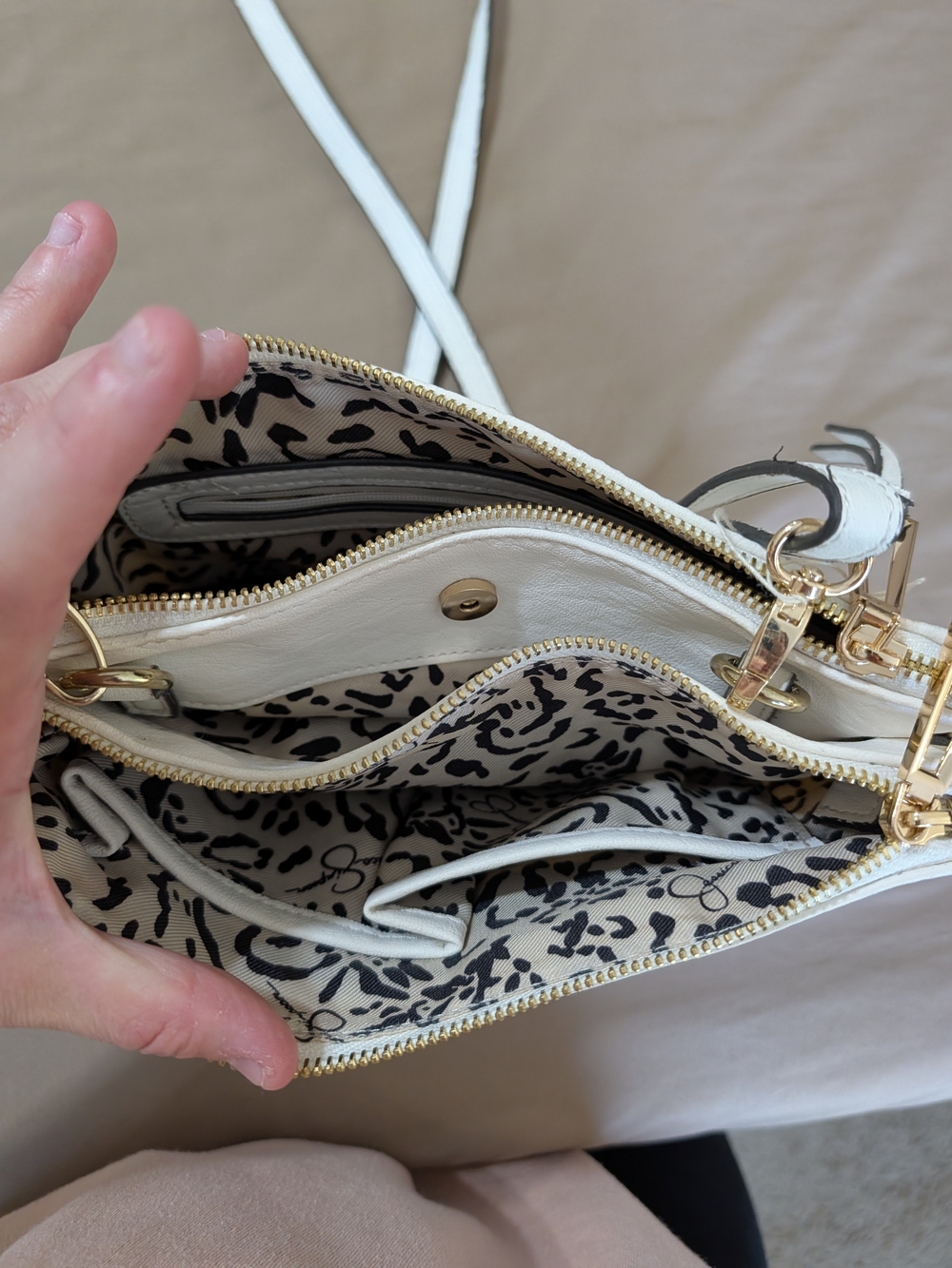 Jessica Simpson White Leather Crossbody Bag with Gold Studs - Picture 6 of 9